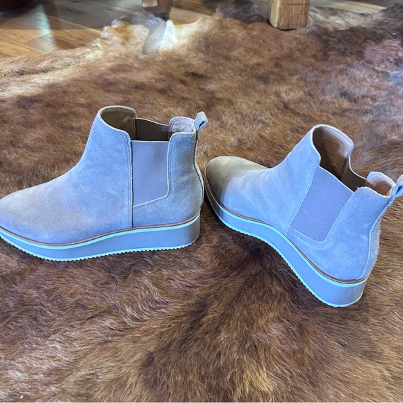 Antonio Melani Brexton Suede Wedge Booties Size 9 - Picture 8 of 8